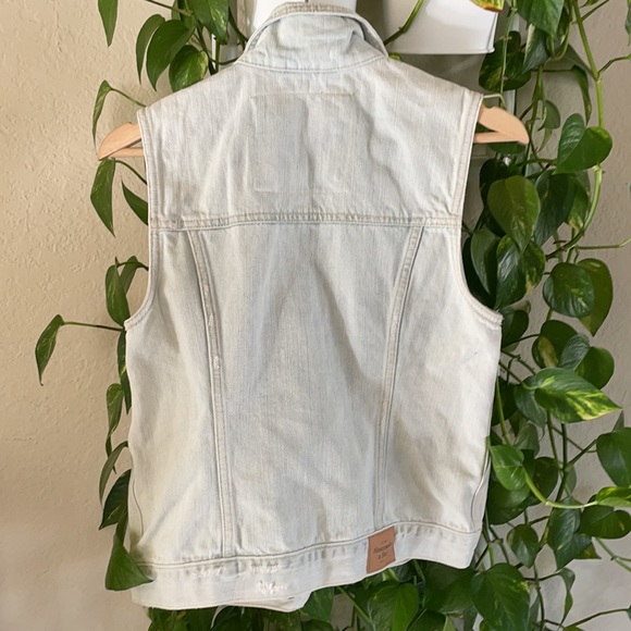 A&F LIGHT WASH DENIM JEAN VEST - Picture 2 of 2